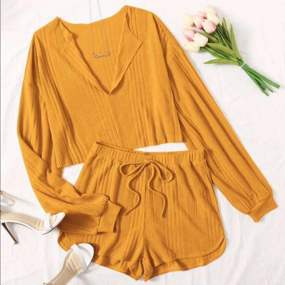 Plus size two piece set.